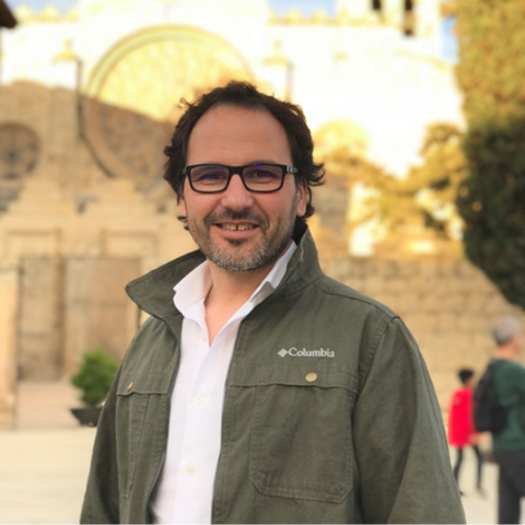 authors/tomas-navarro