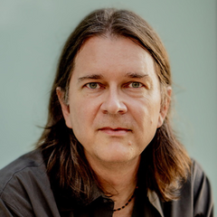 authors/zach-leary
